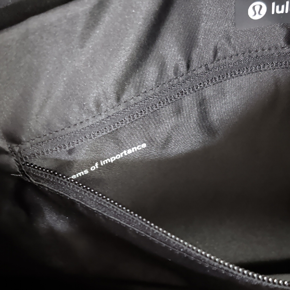 Lululemon All Day Essentials Tote Black NWT - Picture 10 of 13